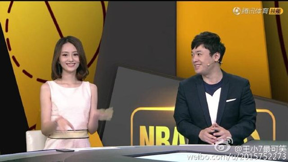 腾讯NBA直播员(腾讯NBA用5大美女主播VS央视直播！俘获大批男粉！谁最靓？)