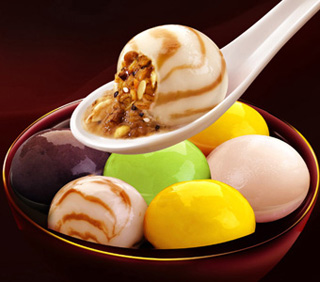 年夜饭桌上菜品的寓意