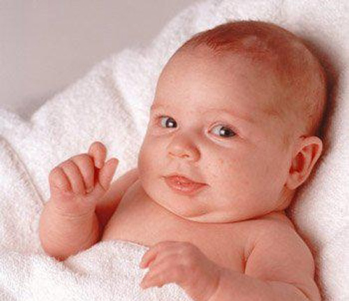 婴儿奶疹是怎么引起的 起奶疹怎么办