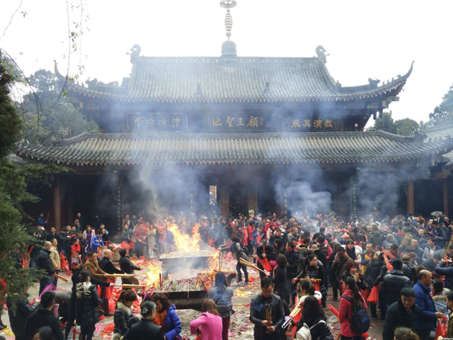 峨眉山求什么最灵验(有求必应！据说2017新年在四川这些寺庙烧香祈福最灵验！)