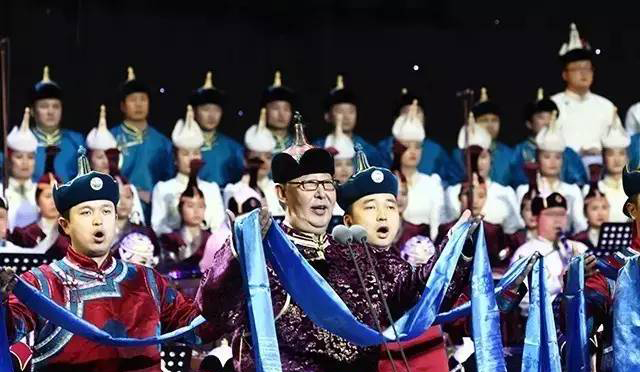 “我和草原有个约定—齐峰人民大会堂独唱民族音乐会” 全程回顾