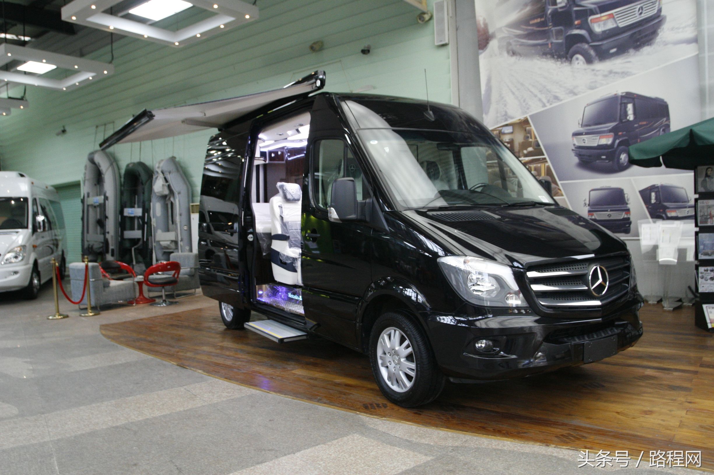 豪华移动别墅奔驰斯宾特商务房车——成功人士的不二之选