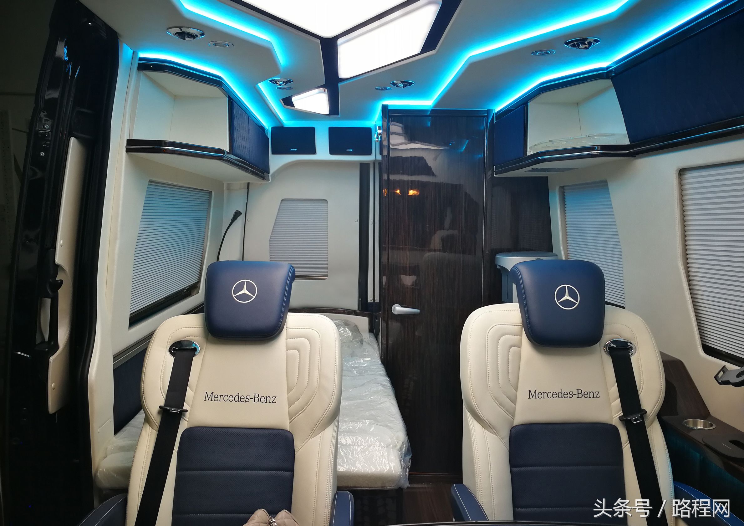 豪华移动别墅奔驰斯宾特商务房车——成功人士的不二之选