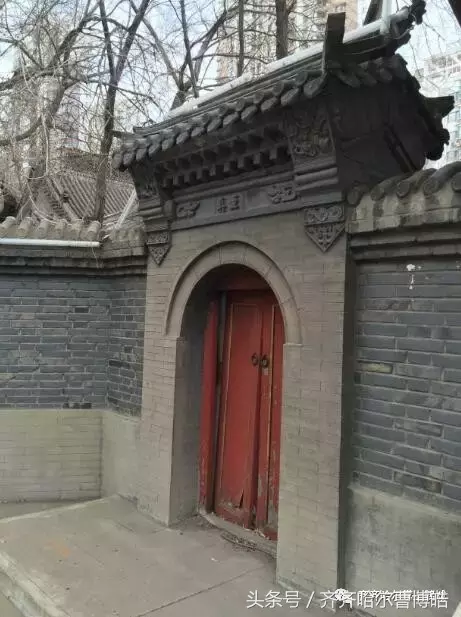 齐齐哈尔有座东北地区最大的伊斯兰教寺院：卜奎清真寺