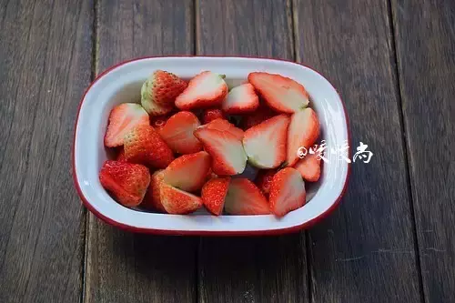 草莓松饼，每天都是情人节的专属早餐