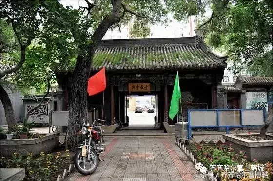 齐齐哈尔有座东北地区最大的伊斯兰教寺院：卜奎清真寺