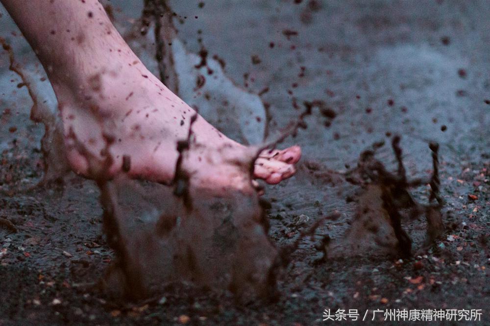 冷暴力是什么意思？心理学讲：冷暴力