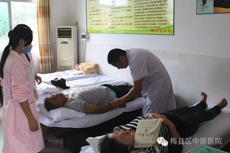 吴伟文主任——龙氏正骨推拿：稳准、轻巧、无痛、安全，疗效确切