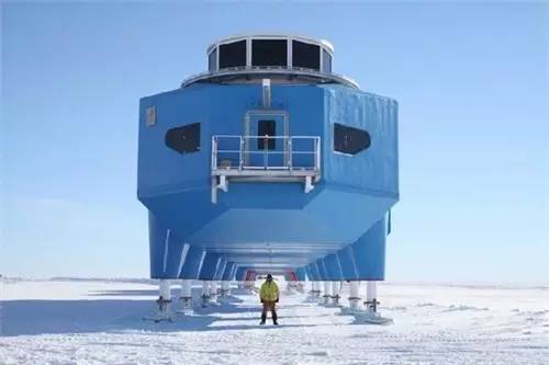驶进冰穹,在南极的各国科考站