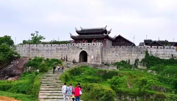 贵阳第一美女找工作，简历震惊全中国！