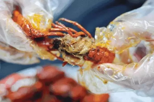 在上海，这些饕餮美味一定要下手撕、拿、抓！这样吃肉才最嗲！