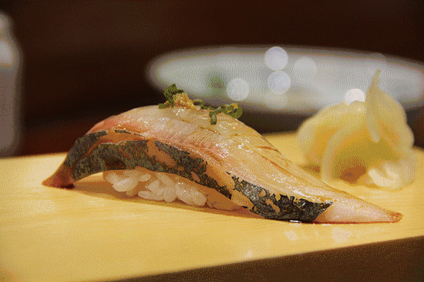 在上海，这些饕餮美味一定要下手撕、拿、抓！这样吃肉才最嗲！