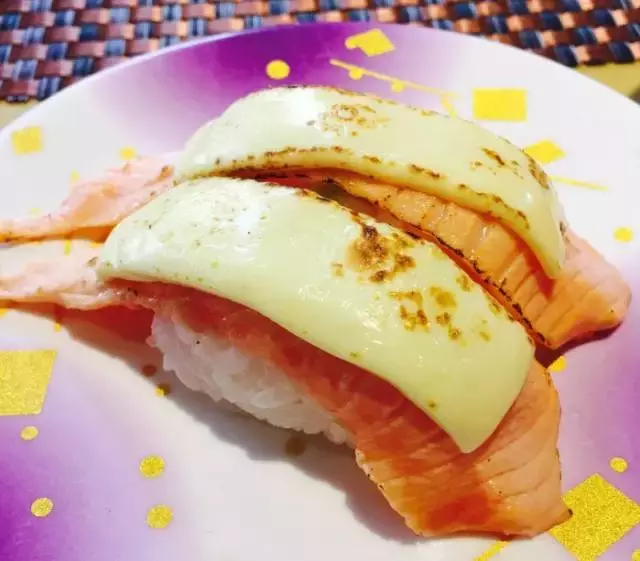 在上海，这些饕餮美味一定要下手撕、拿、抓！这样吃肉才最嗲！