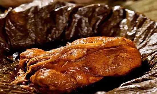 在上海，这些饕餮美味一定要下手撕、拿、抓！这样吃肉才最嗲！