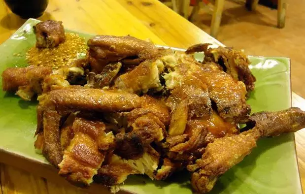 在上海，这些饕餮美味一定要下手撕、拿、抓！这样吃肉才最嗲！