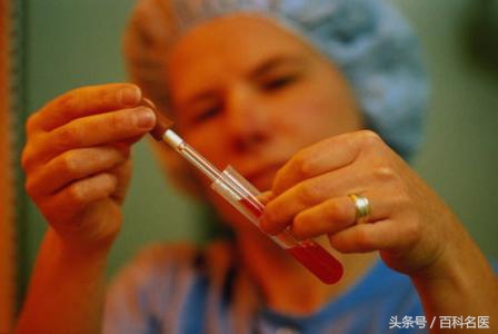 甲状腺结节一定要做手术吗？甲状腺囊肿癌变前有哪些征兆？
