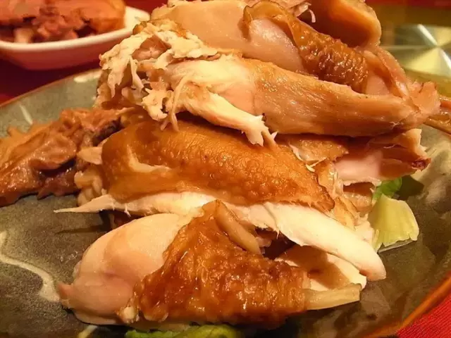 在上海，这些饕餮美味一定要下手撕、拿、抓！这样吃肉才最嗲！