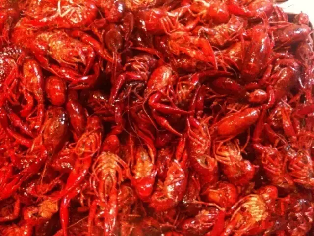 在上海，这些饕餮美味一定要下手撕、拿、抓！这样吃肉才最嗲！