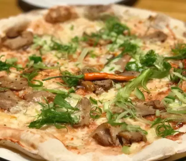 在上海，这些饕餮美味一定要下手撕、拿、抓！这样吃肉才最嗲！