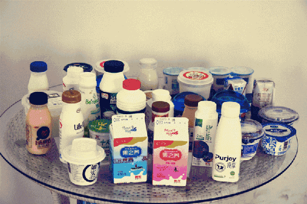 买酸奶时，不是越贵越好，认准酸奶瓶“3行字”，都是健康好酸奶