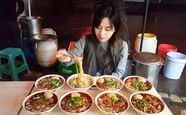 重庆这些越吃越过瘾的米线店！分分钟满足你妖艳的胃！