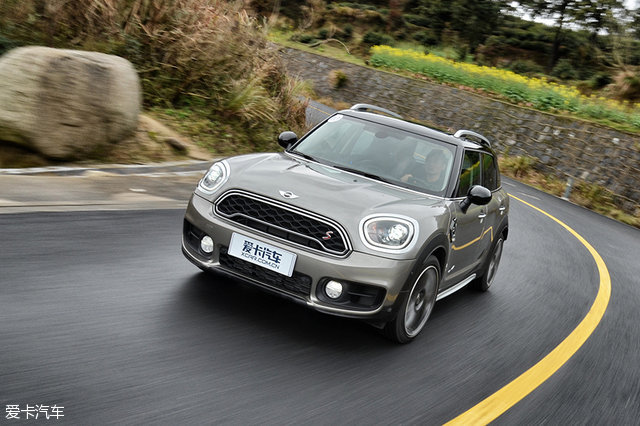 一见钟情 试驾MINI COUNTRYMAN