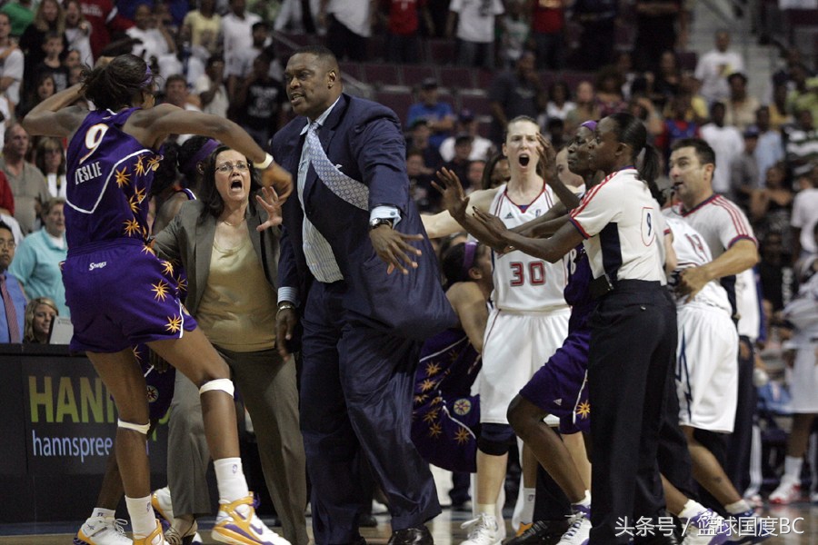 为什么nba很少有打手(坏孩子军团更狠的球员！他一走，巴克利就敢追打兰比尔)