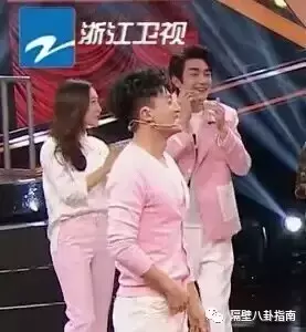 林允儿为什么是nba吧女神(拍照吃面条，综艺骗导演，“九亿少女的梦”是如何变成“林狗”的)