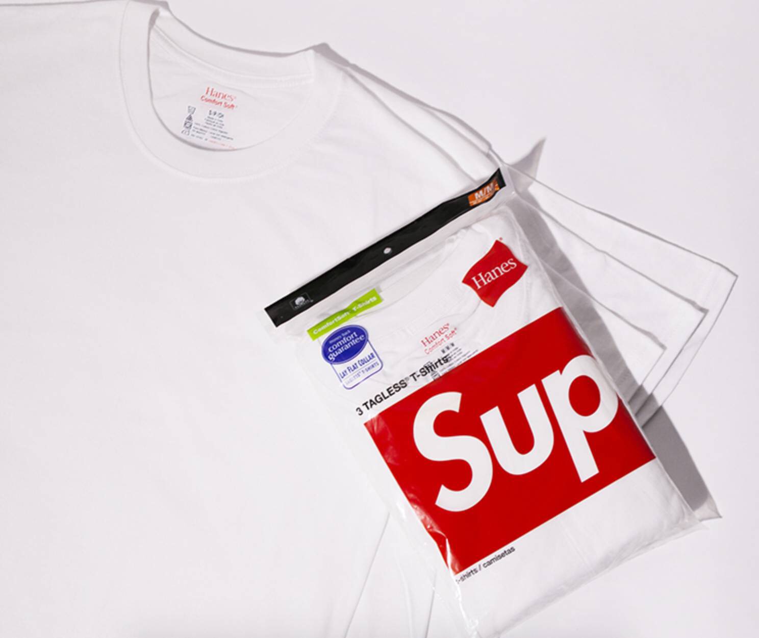 不过却是supreme销售史上当之无愧的冠军简单且简约的设计让这件t