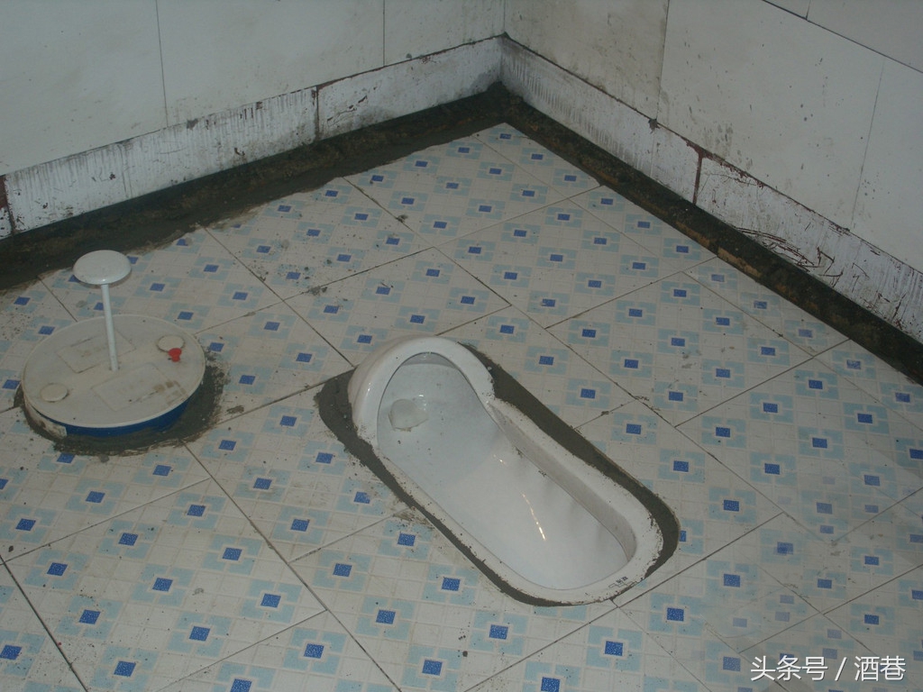 半夜梦到自己要上厕所是怎么回事？