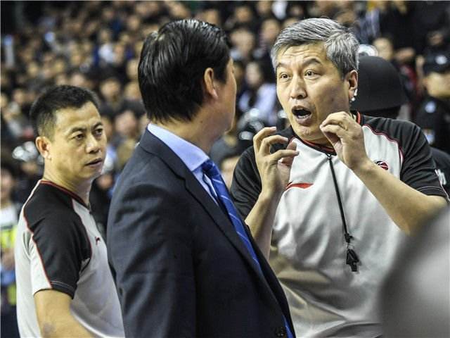 为什么nba投球不会计时(细心的你有没有发现，CBA联赛经常会偷时间？真相在这里！)