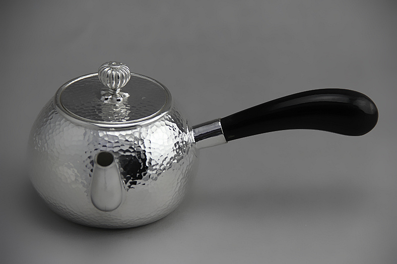 银壶、铁壶、铜壶煮水泡茶都有哪些好处？