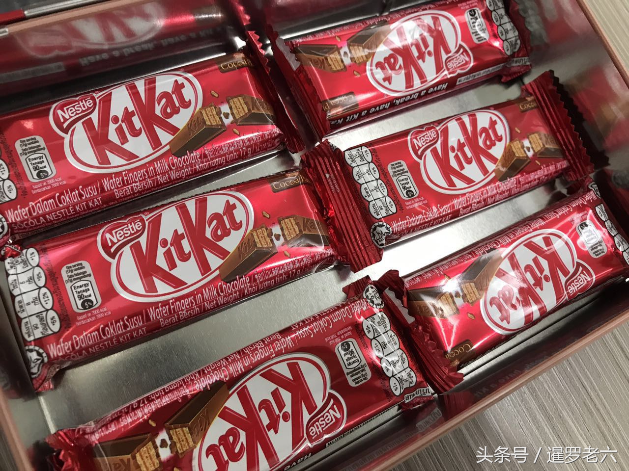 泰国版“奇巧巧克力”的铁盒包装有意思！价格不贵，还买一赠一！