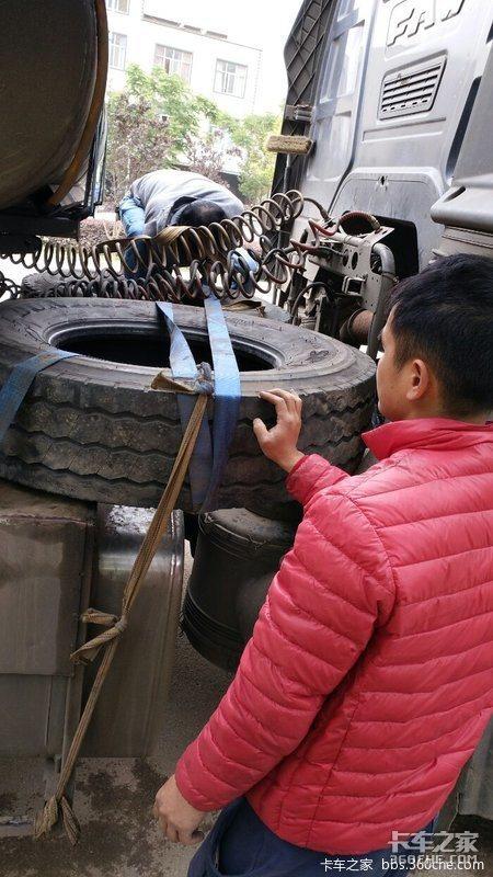 卡车生活 | 八成新的邓禄普轮胎400元 买回来后我就哭了