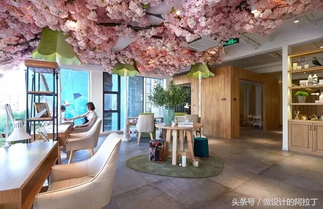 美甲店装修效果图大全：打造时尚吸睛的美容空间