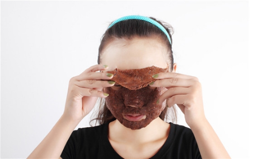 什么时间用海藻面膜好(海藻面膜白天可以用吗 告诉你什么时候敷最好)