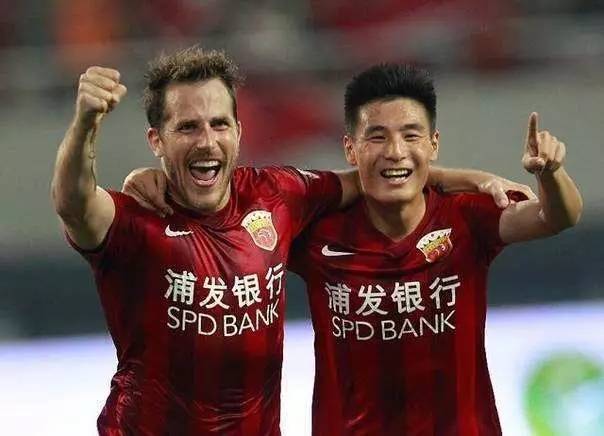 但球队今年确实没有什么大的引援动作,海森虽然在瑞超算是明星球员,但