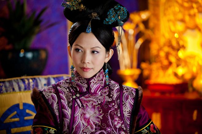 争夺皇位险些血溅崇政殿,最终,年仅九岁的福临荣登帝位,是为顺治帝,他