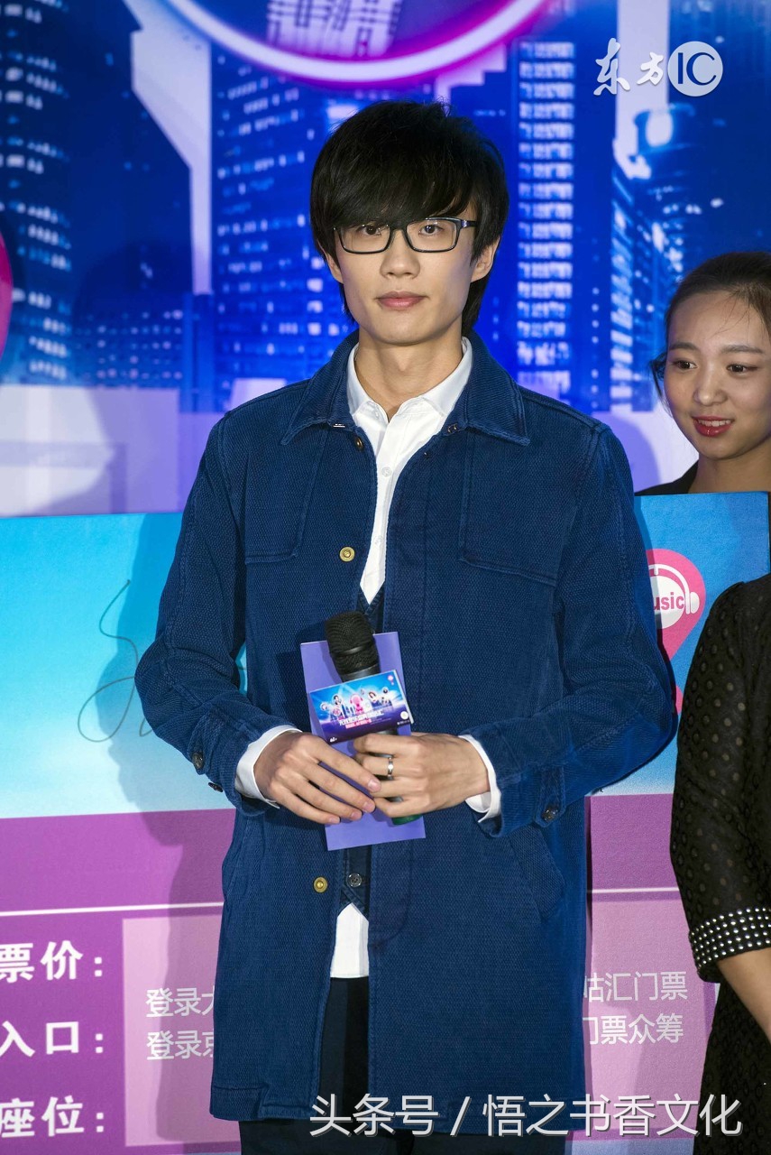 许嵩作为一个流行歌手,说过很多名句,而且他也读过大学,是个文化人.