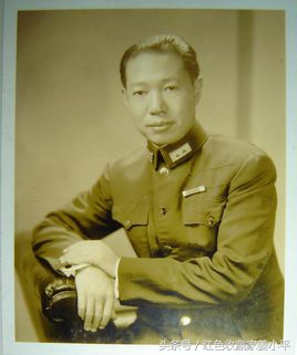 国立中正大学的创建者江西省政府主席熊式辉签署的无线电教官派状