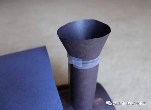 幼儿园废物利用手工：纸皮箱与盒子，变身小汽车等逗笑小孩