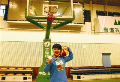 宋何景为什么不去nba(她本有望成为中国女库里！却因父亲的刻板教导，错失职业篮球机会)