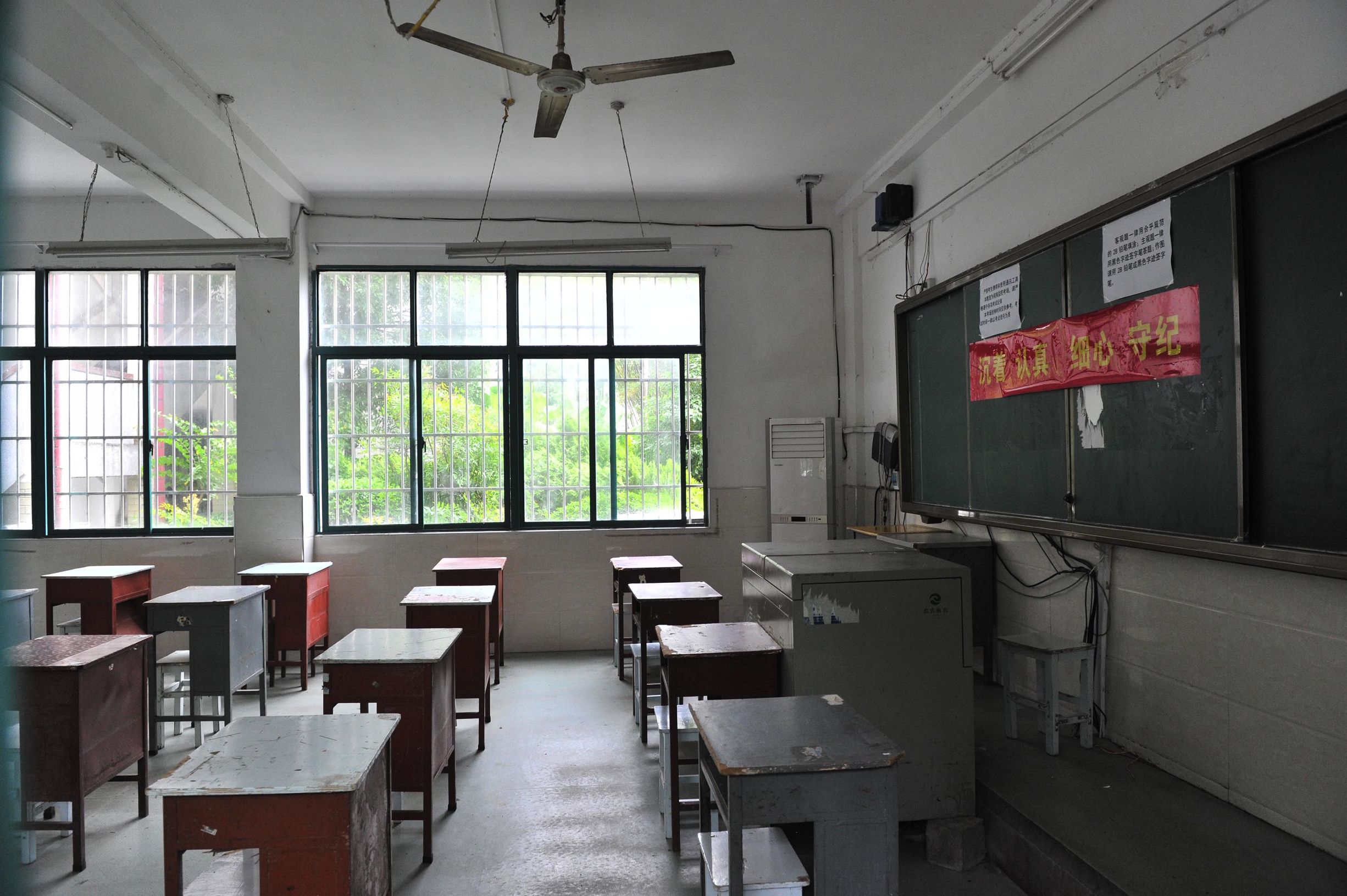 黄陂这所中学是武汉最大高考考场，1885名考生同吃同住