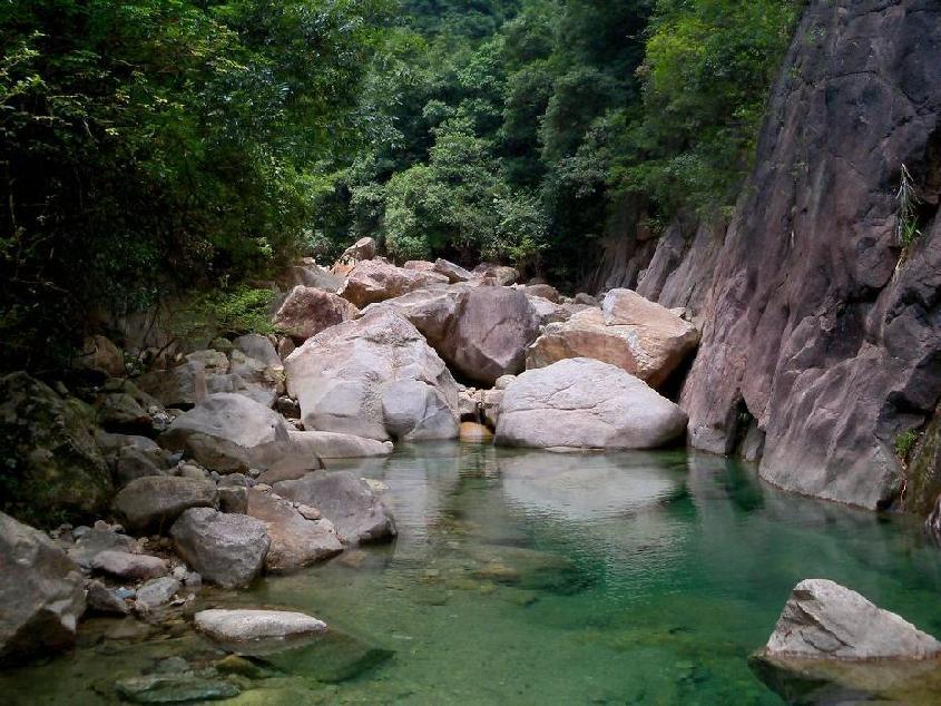 不想宅家又想消暑？清远周边，赏花戏水摘鲜果正适时