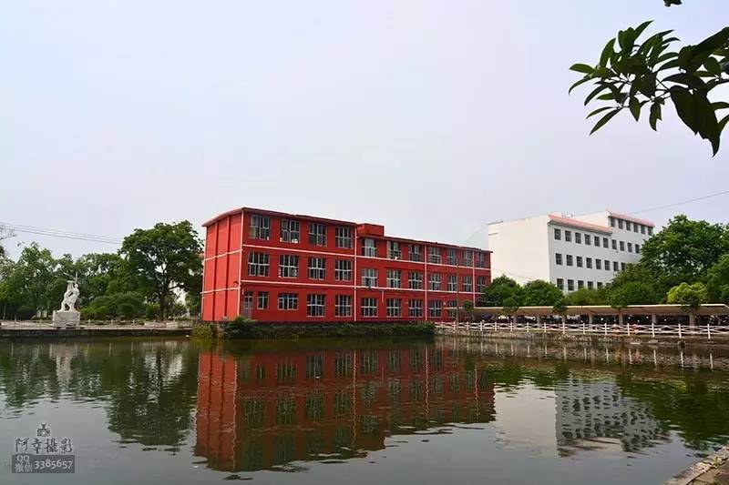 2017高考必胜！为上犹中学的学子们加油！