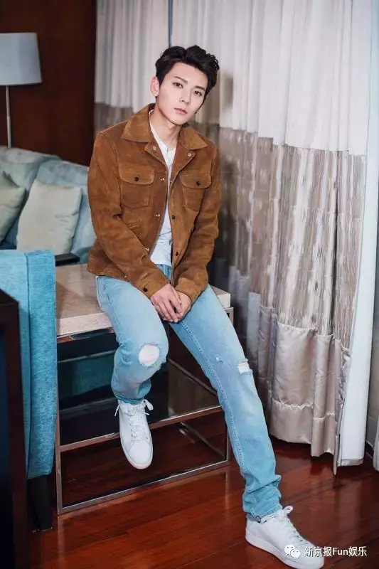 关晓彤，金晨，李一桐，张一山，白敬亭等16位明星的励志高考路