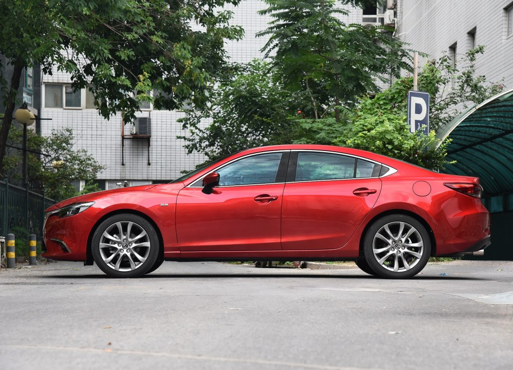 被誉为最美中型车，操控强于迈腾，因经营不善，跌至16万没人买