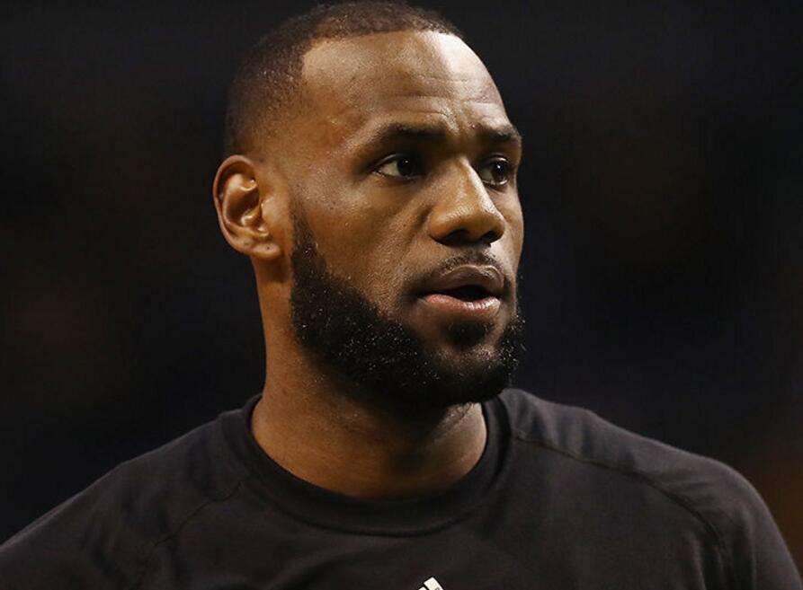 为什么nba都不戴护具(为何NBA球员酷爱发带？地位象征，詹皇不戴发带颜值骤降！)