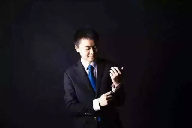 武汉大学获得全国首届大学生禁毒辩论赛冠军