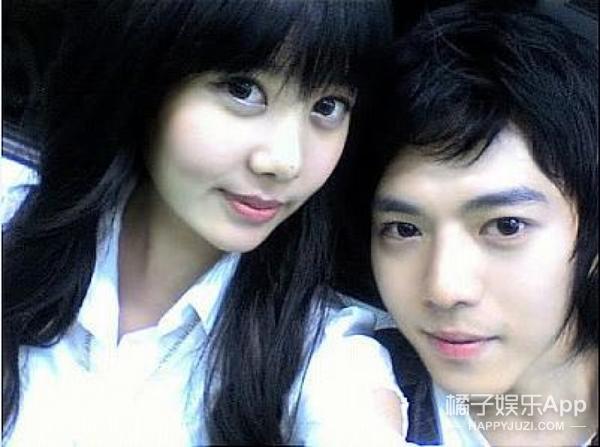 他们在网上传自己的照片,然后就获得一大批拥趸郑容和,宋仲基,姜敏京